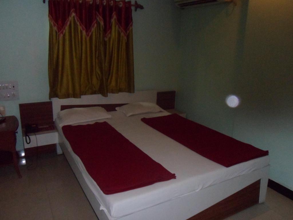 Hotel Shree Rudraksh Somnāth Buitenkant foto